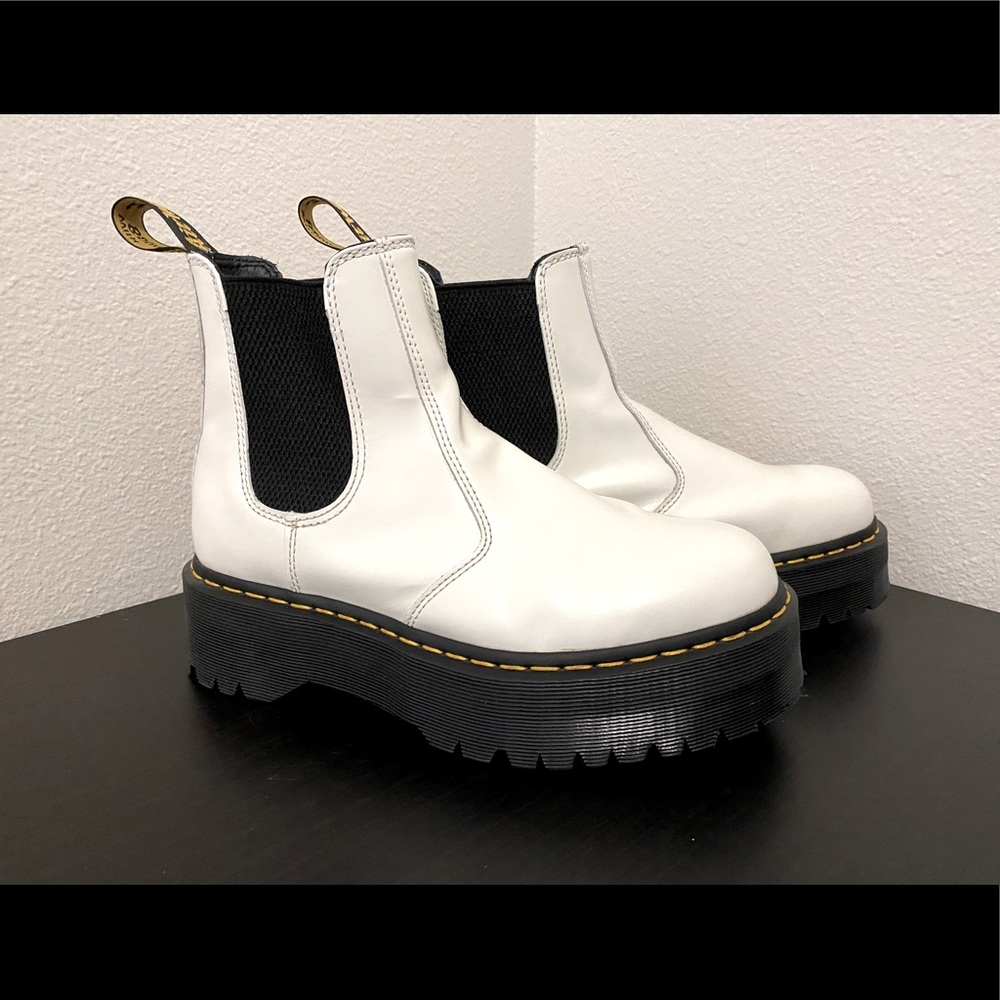 Dr. Martens 2976 Quad platform boots